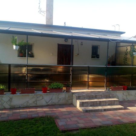 Sunny Apartman Nyiregyhaza Ngoại thất bức ảnh
