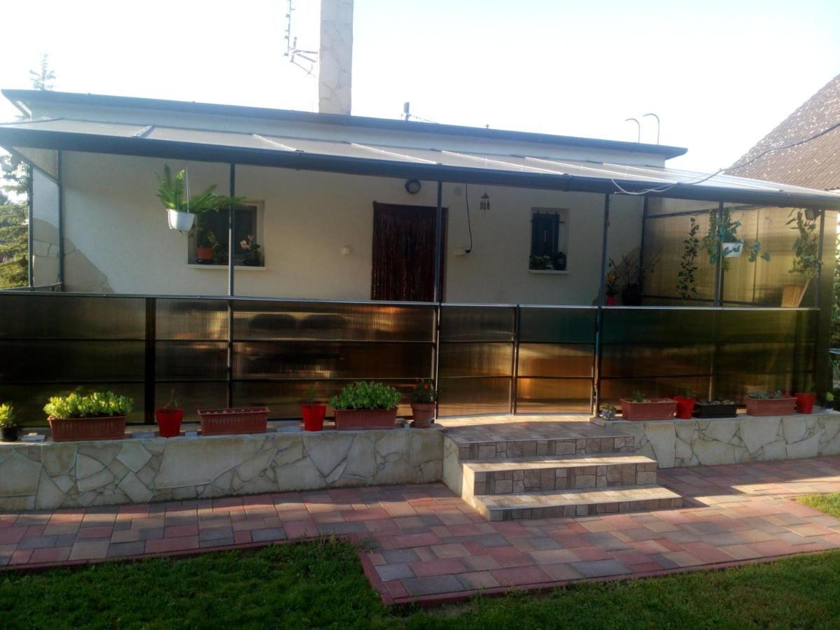 Sunny Apartman Nyiregyhaza Ngoại thất bức ảnh